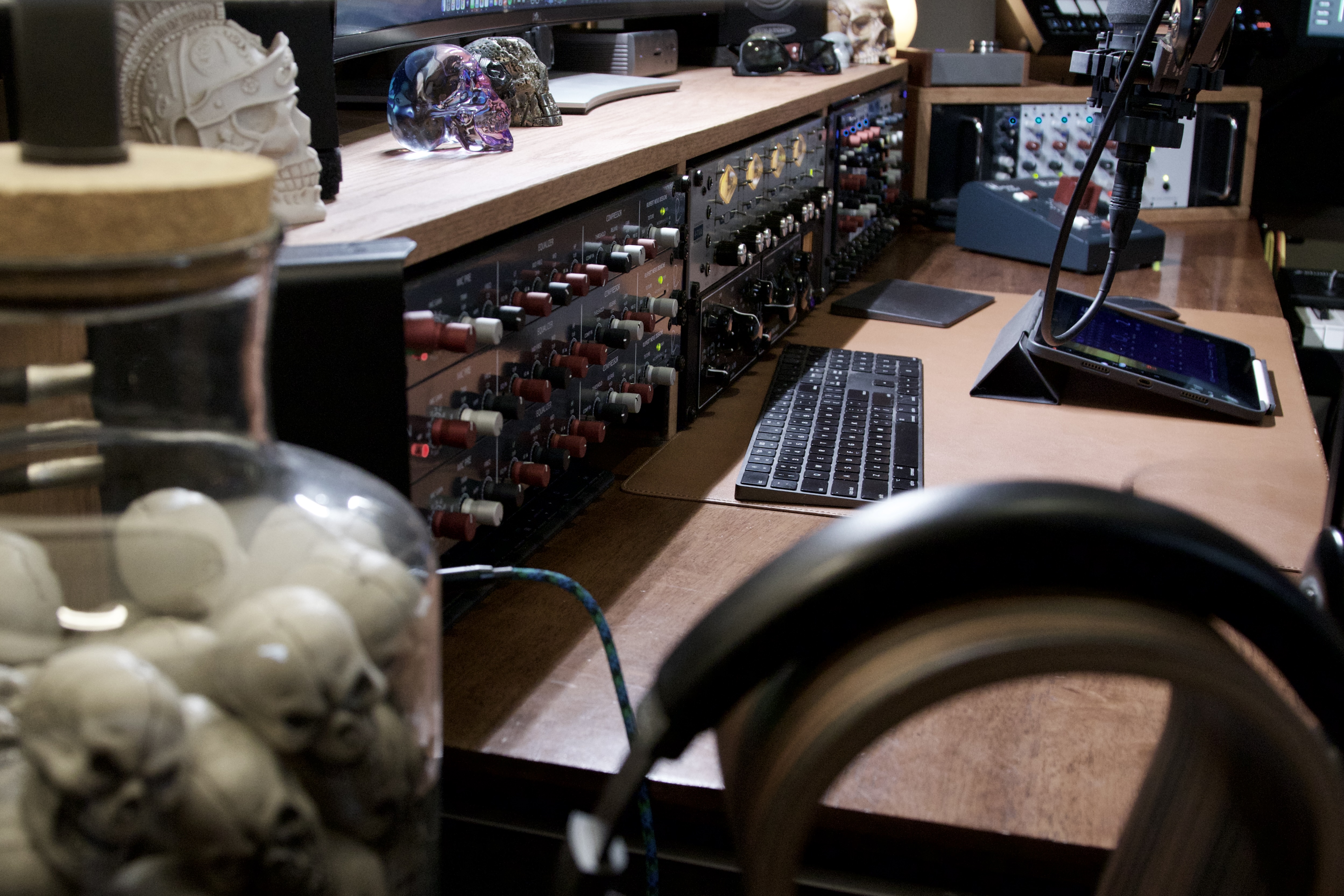 Analog music equipment at Sweetflow Studio